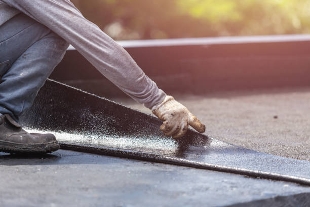 Professional Vapor Barrier Installation technician working in Modoc, IN